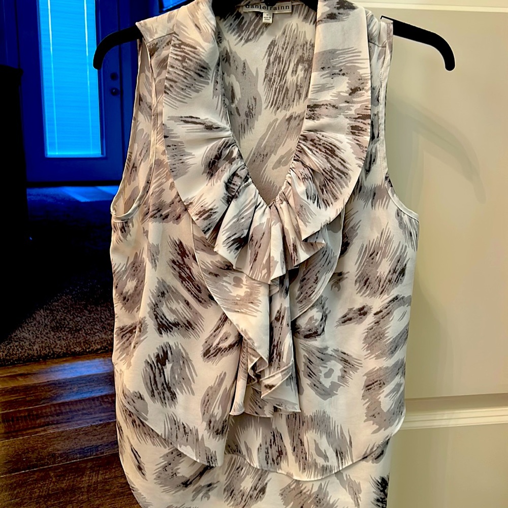 Daniel rainn size medium too